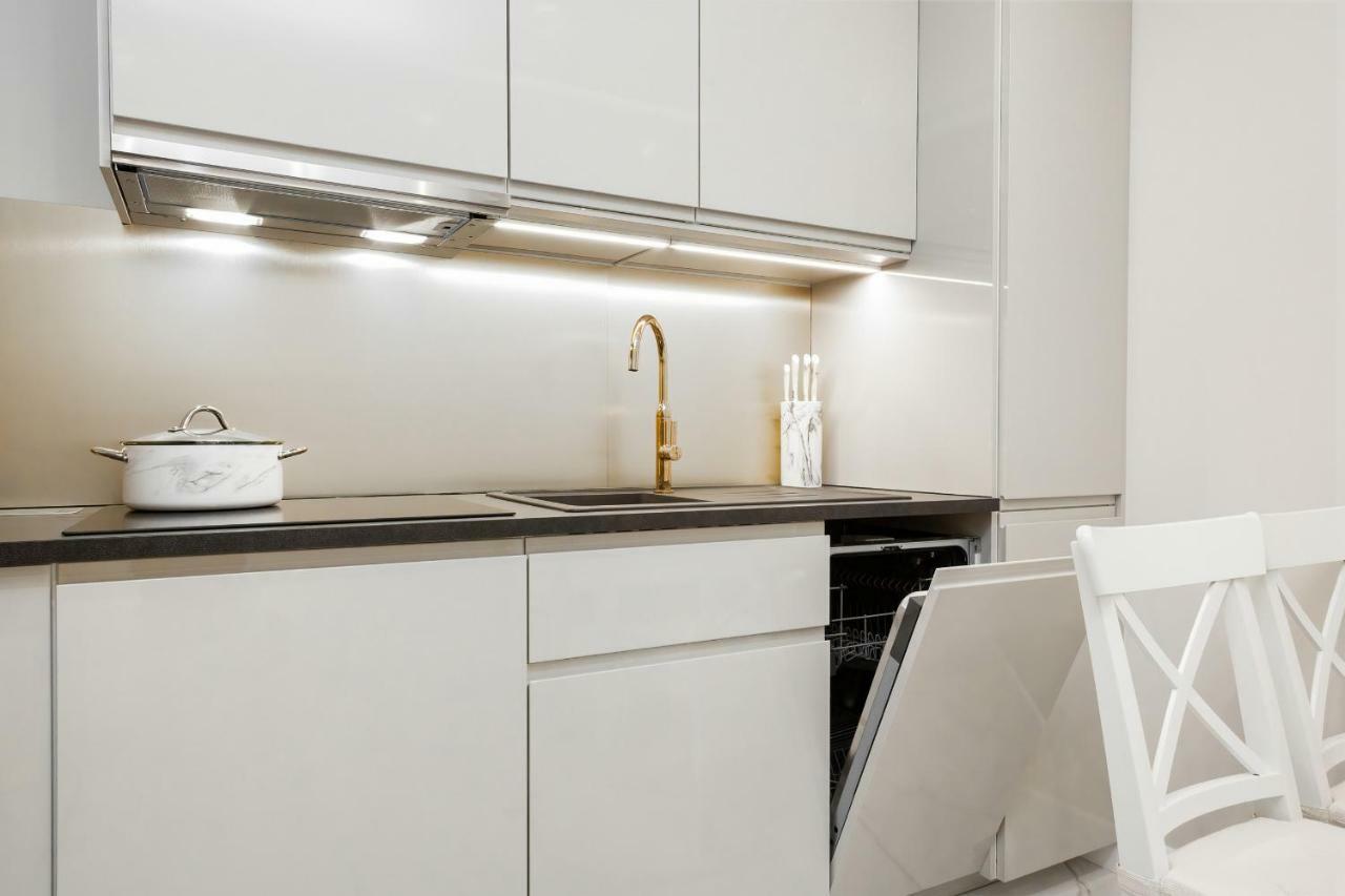 Apartments Aura Sky By Noclegi Renters Varsavia Esterno foto