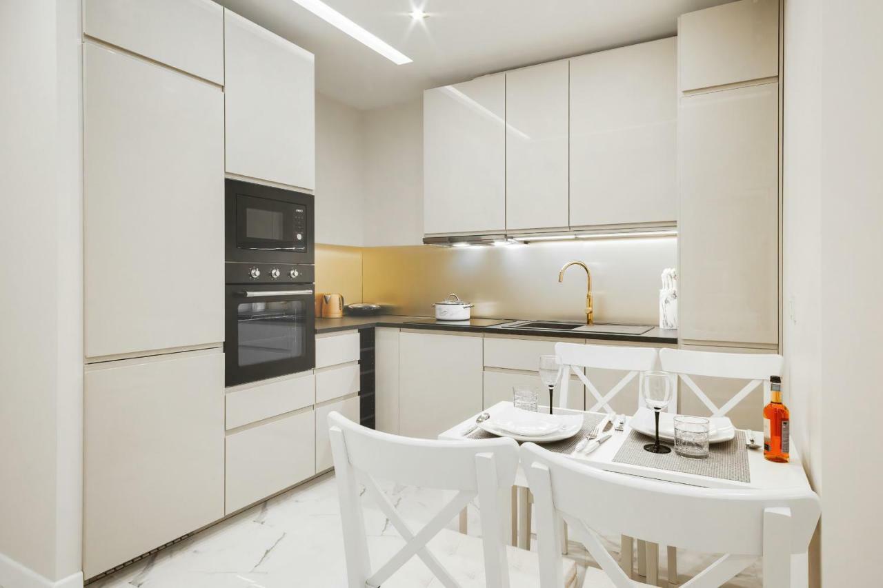 Apartments Aura Sky By Noclegi Renters Varsavia Esterno foto
